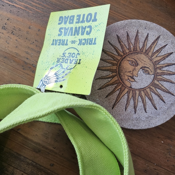 Trader Joes 2025 Black and Purple Halloween Tote Bag - Picture 2 of 3